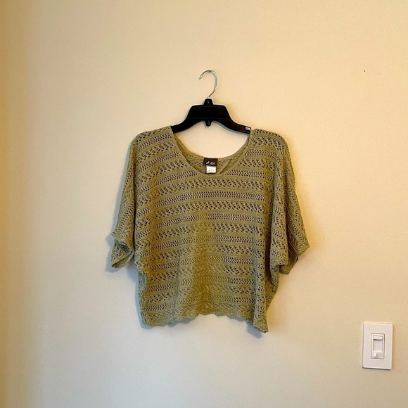 Dots Crochet Cropped Backless Sweater Size L - Picture 2 of 8